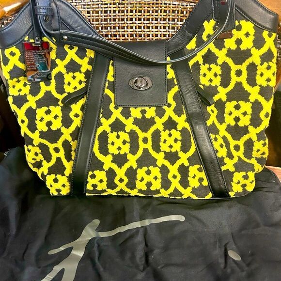 Handbags - petunia new Ladies purse black/yellow velvet